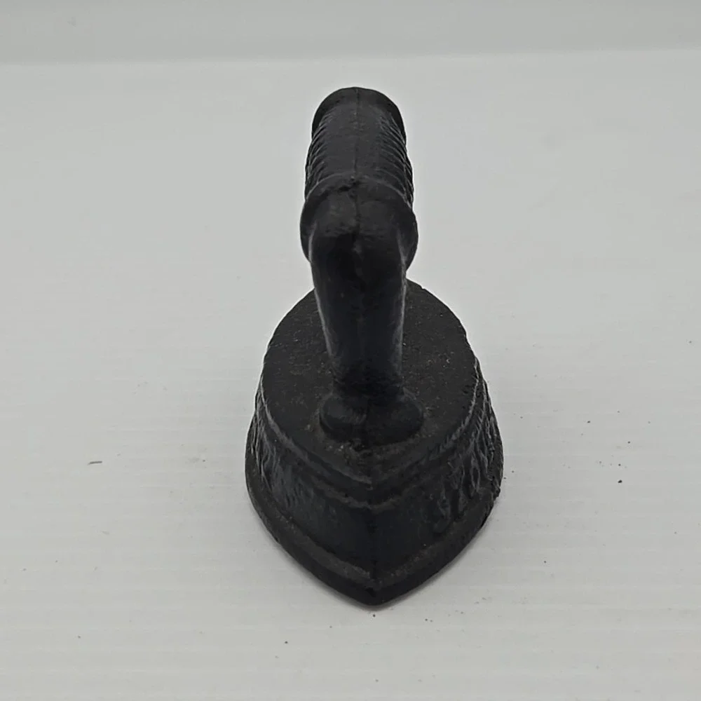 Old Antique Vintage‎ Clothes Flat Iron 3.75